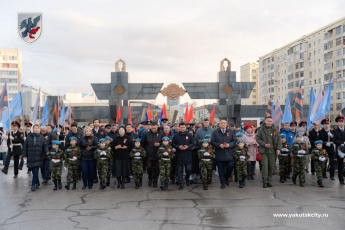 В Якутске провели патриотическую акцию «Свеча Победы»